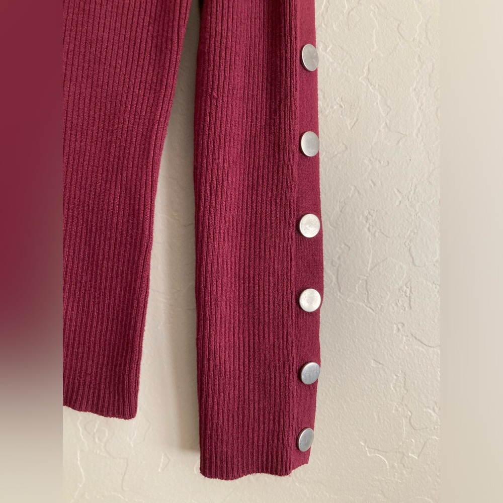 VENUS Off-The-Shoulder Ribbed Sweater - Picture 3 of 3